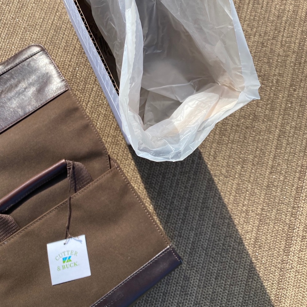 Cutter & Buck American Classic Collection Handbag - Picture 9 of 9